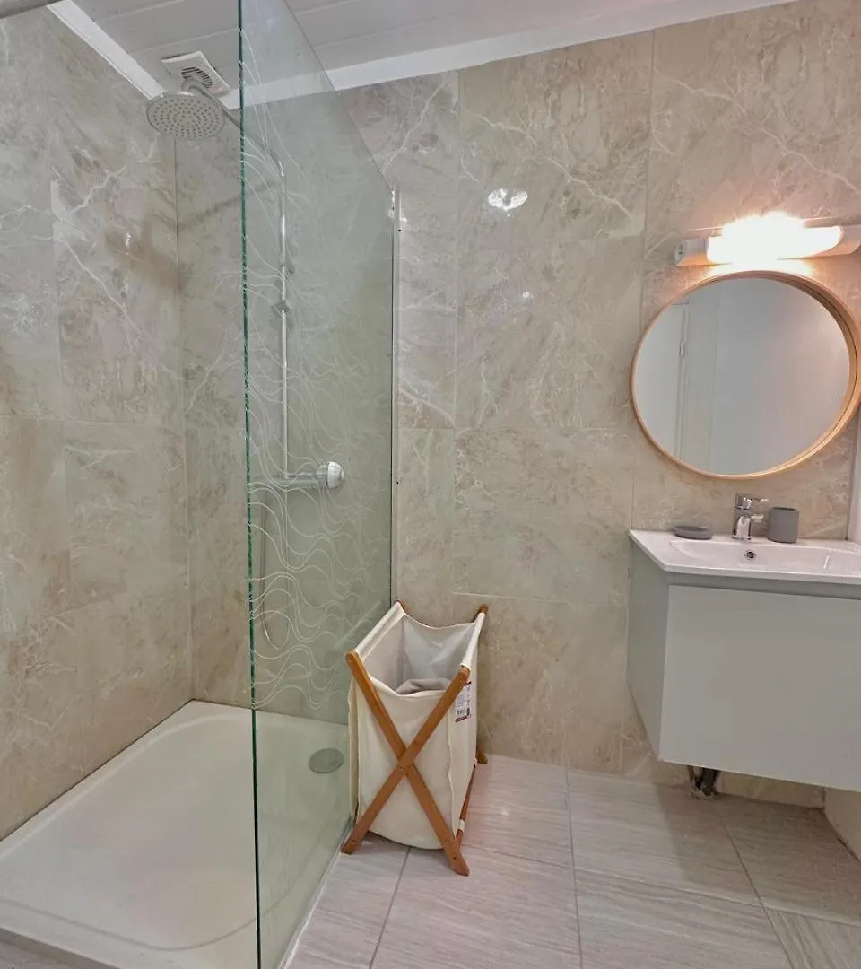 Apartment Le Mahogany Sur La Plage De Petit-Anse Bouillante